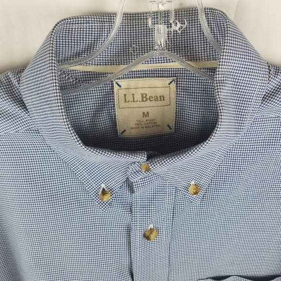 🎁 3/$20 L.L Bean Button down - Picture 2 of 3